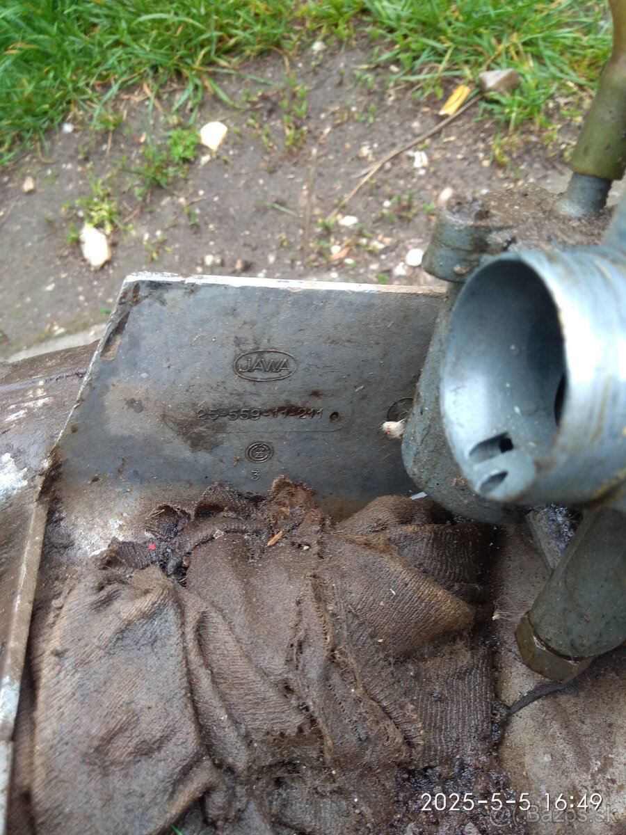 Jawa 250 panelka motori - 2