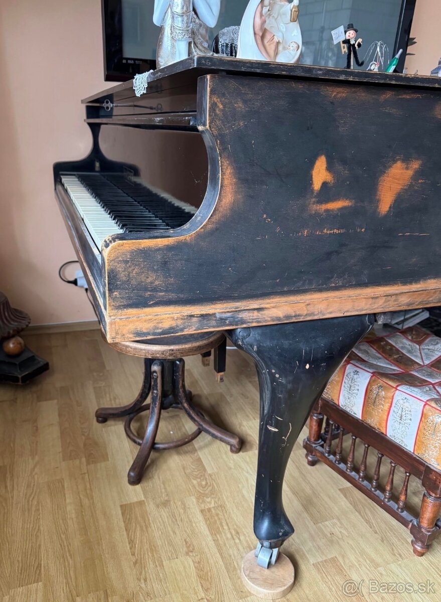 Klavír - krídlo Kašpar - 2