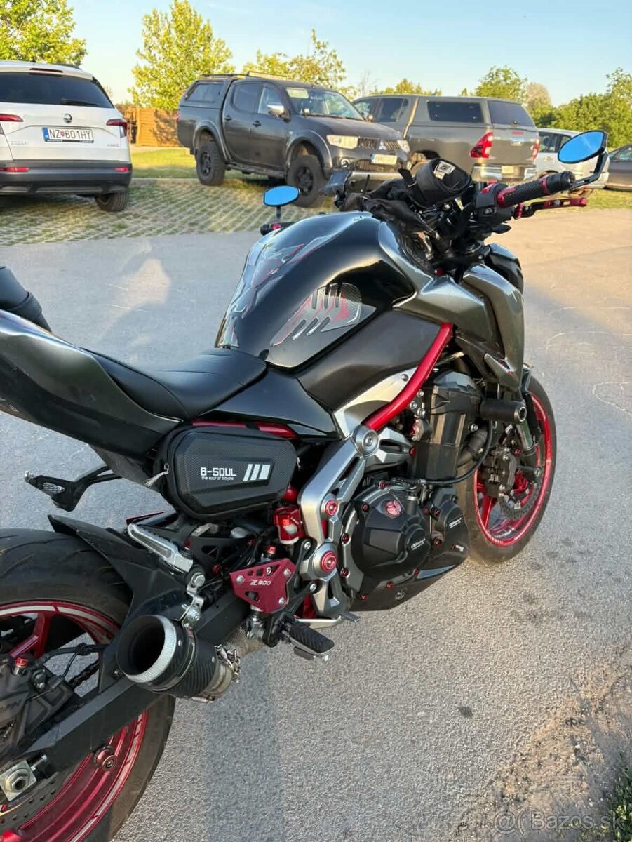 Kawasaki Z900 - 2