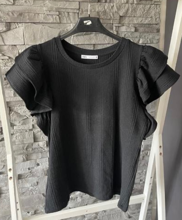 Dámske dve farby tričká kus 5€ - 2