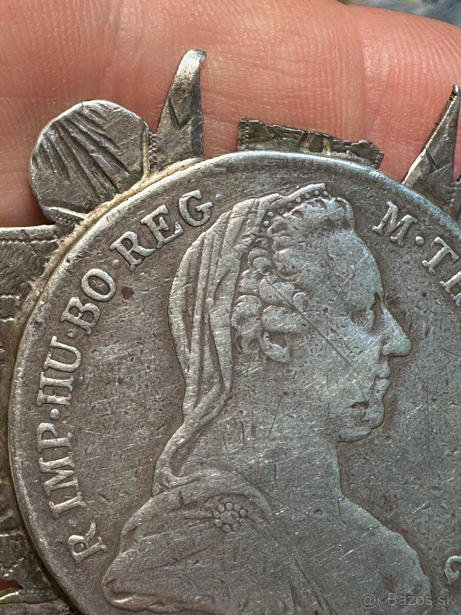 Strieborná minca v prívesku - 2