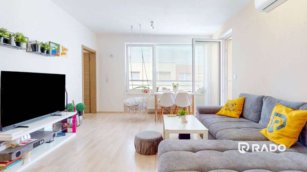 RADO | 4i byt s terasou a parkovaním v tichej časti Rovinky - 2