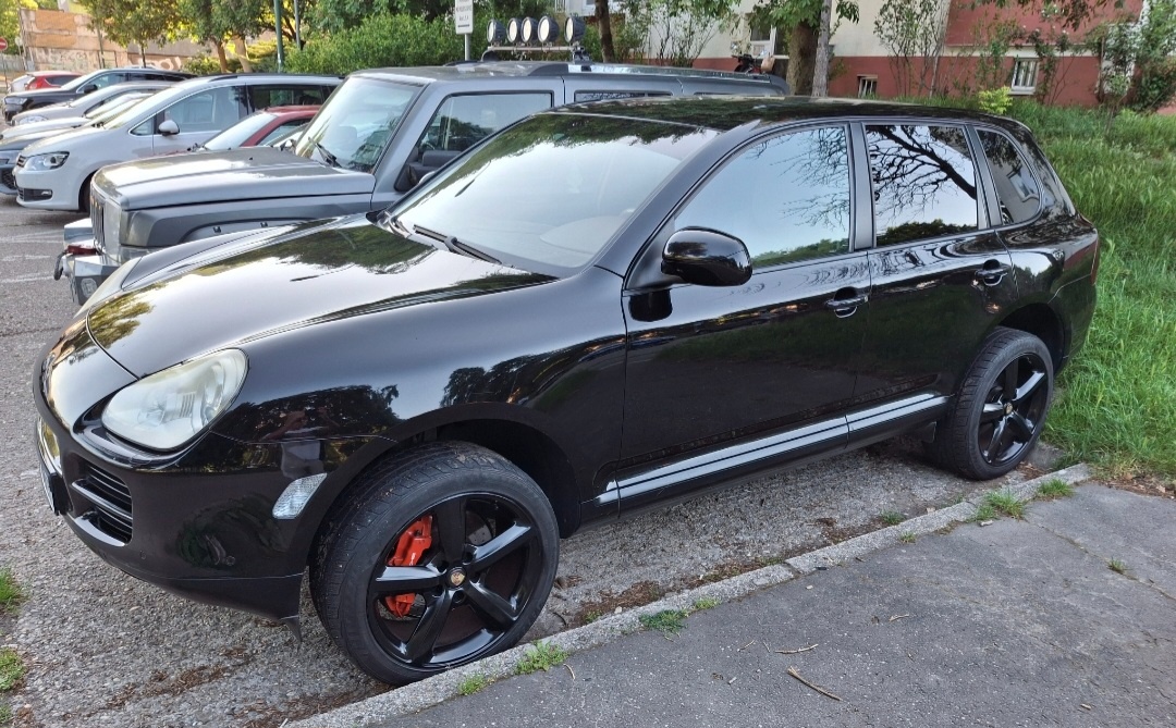 PORSCHE CAYENNE S - Black on Black - 2