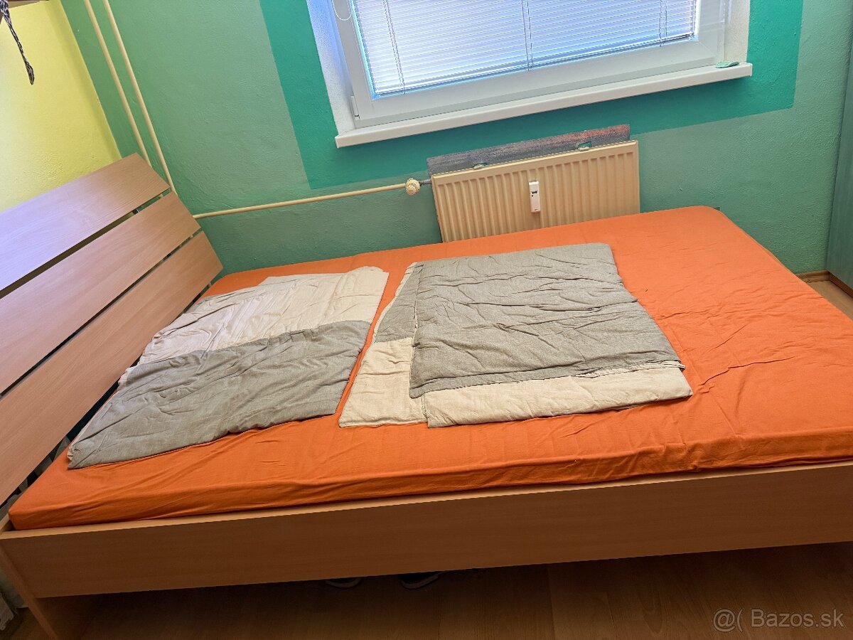 Posteľ 140x200 s matracom - 2