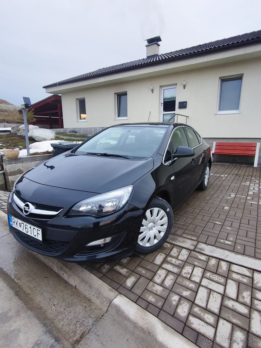 Opel Astra sedan 2018 - 2