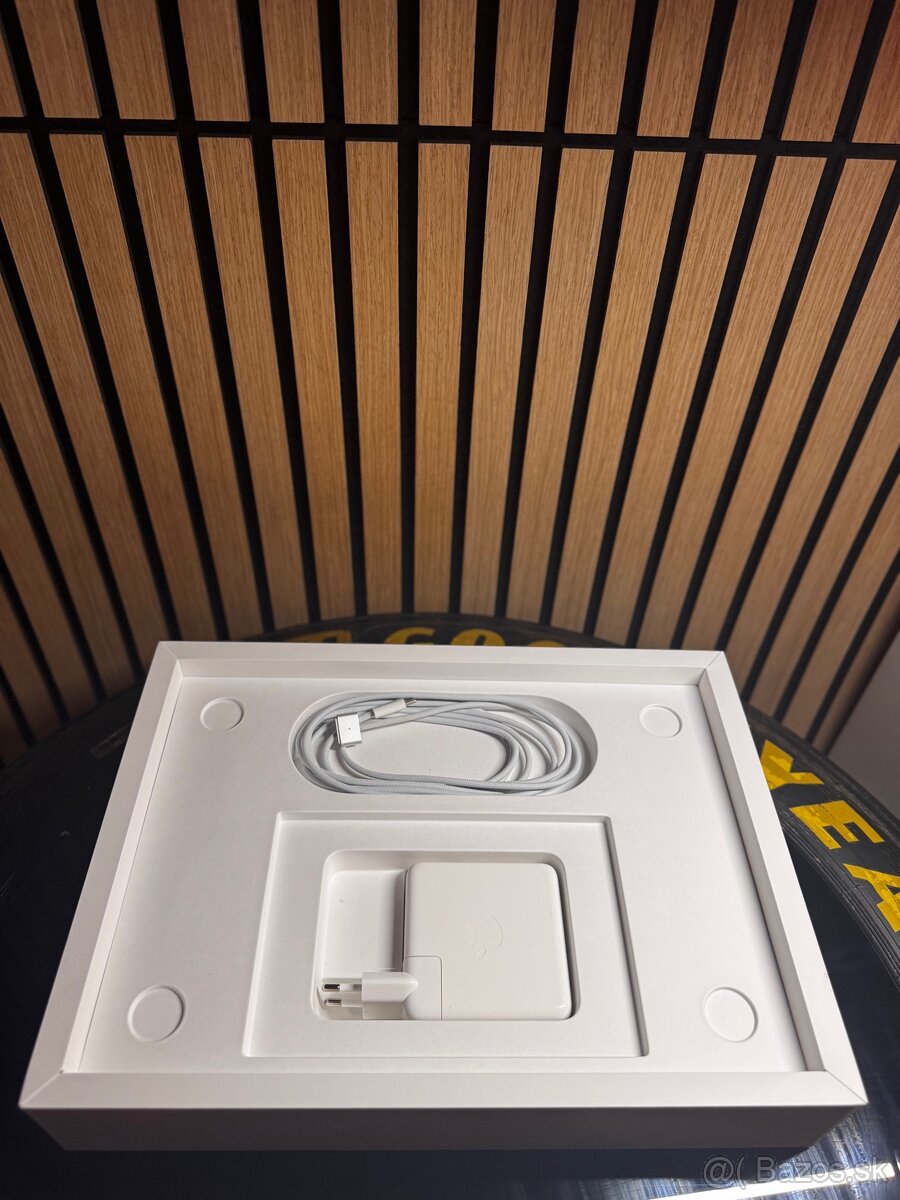 Apple MacBook Pro 14" M1 Pro / 16GB RAM / 1TB SSD - 2