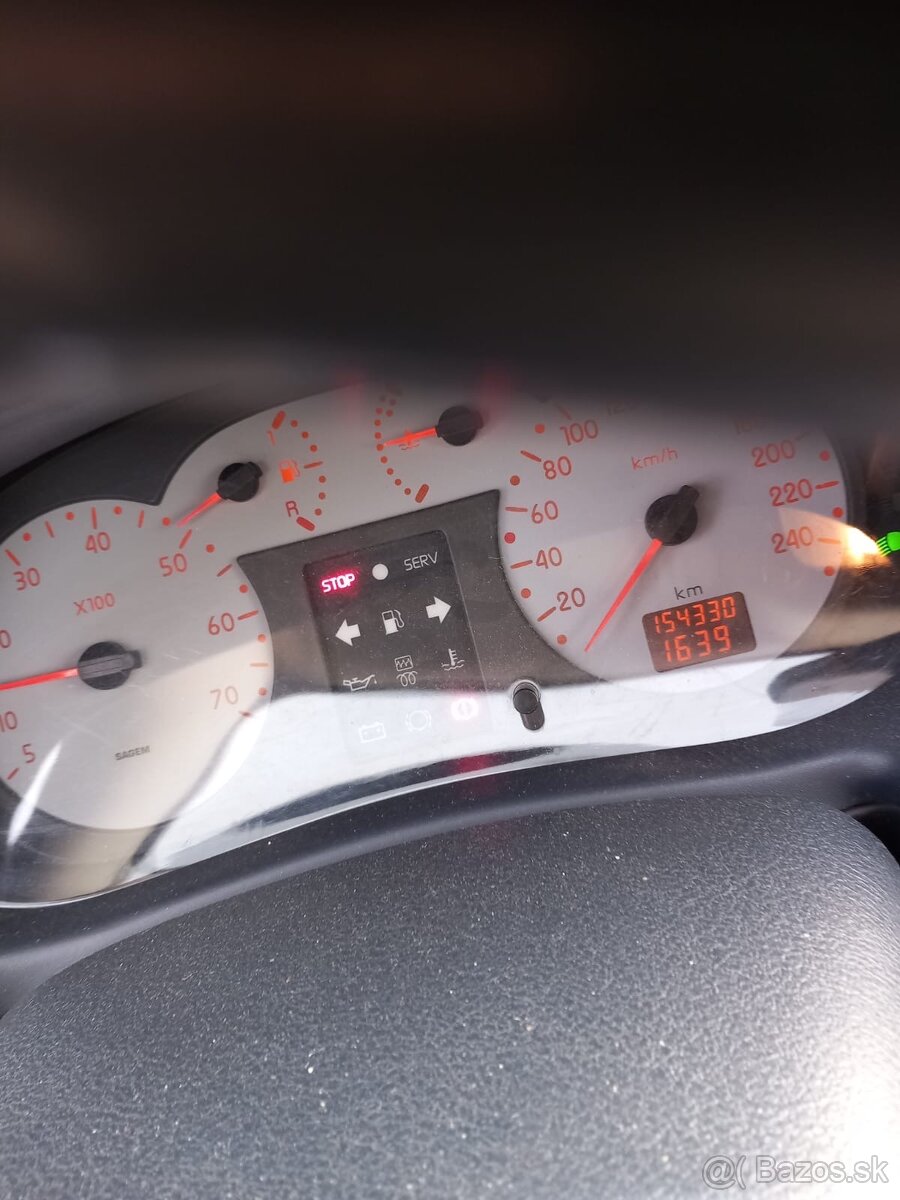 Predám Renault Thalia rv 2001 - 2