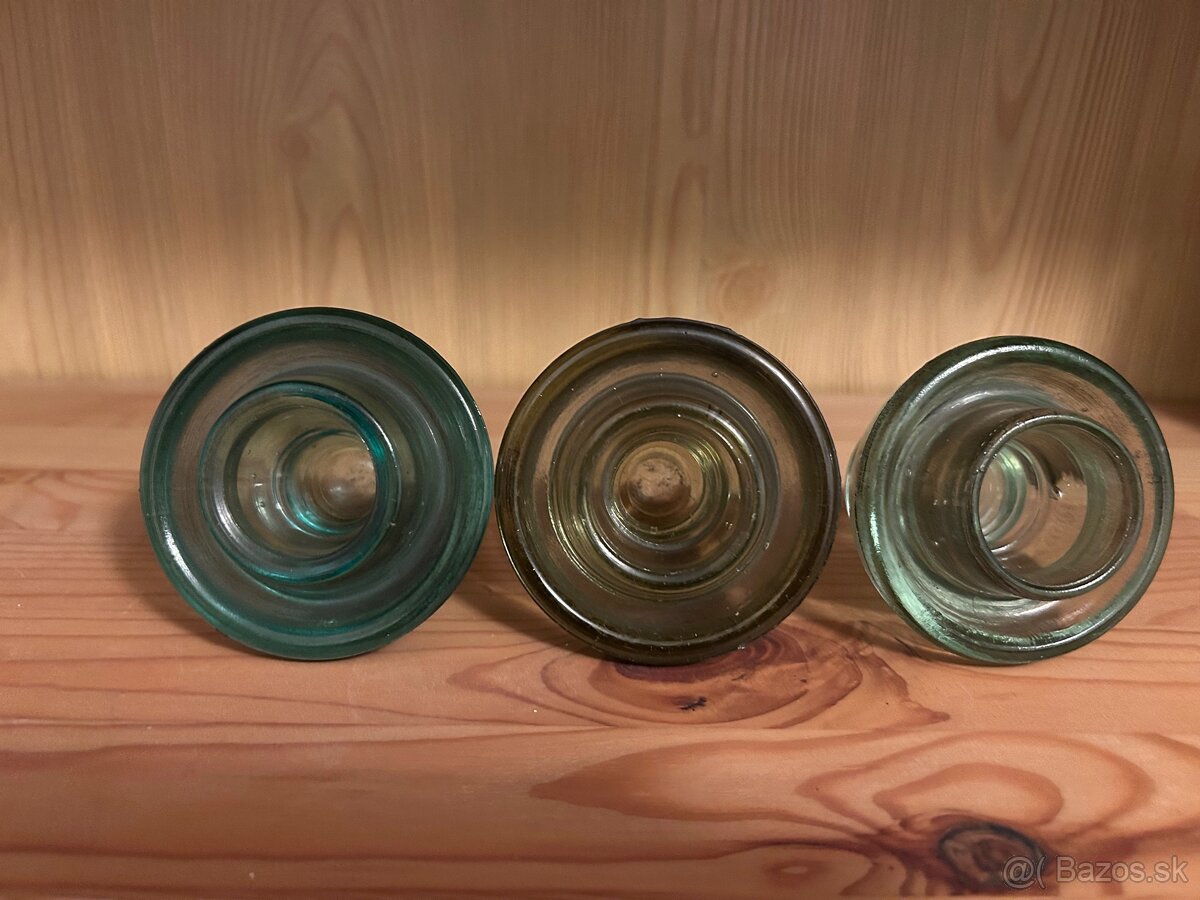 Sklenené izolátory. - 2