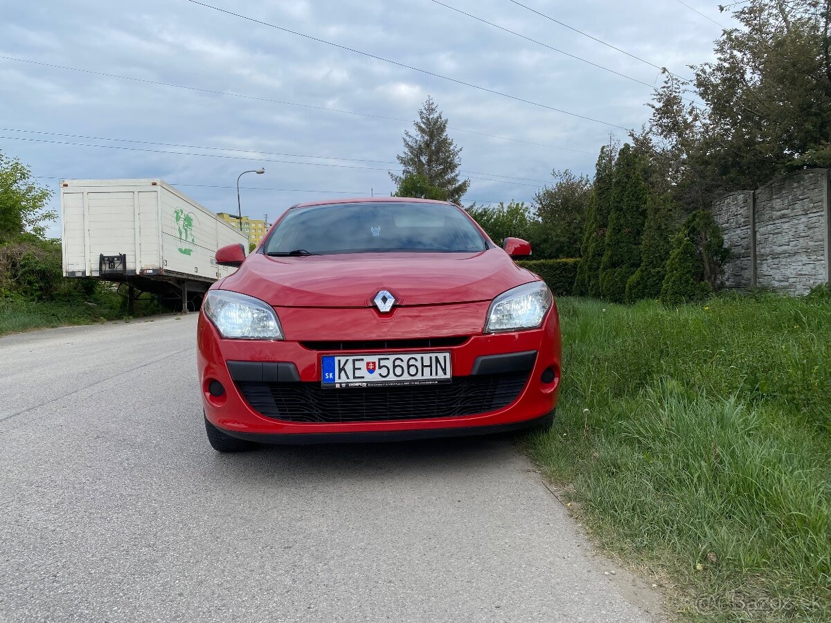 Renault Megane 1.6 Benzín , r.v.2011, 94 tkm - 2