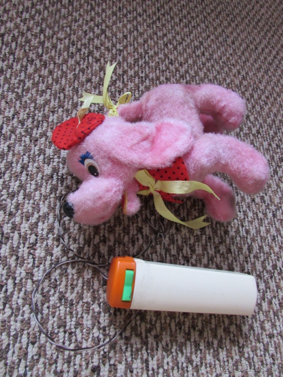 RETRO STARÉ HRAČKY - 2x PES, 6x PANENKA, ATD. - 2