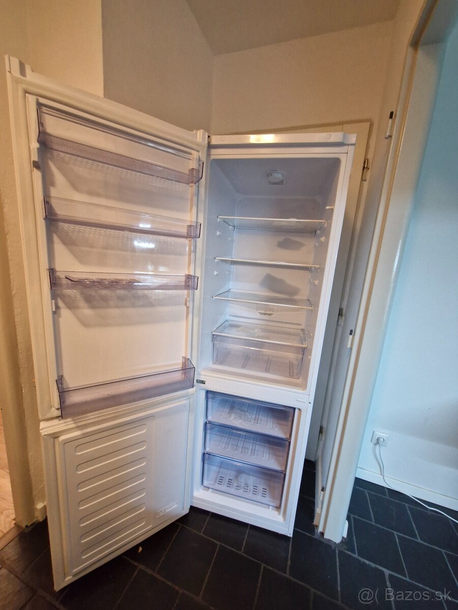 Kombinovaná chladnička s mrazničkou Beko 262L - 2