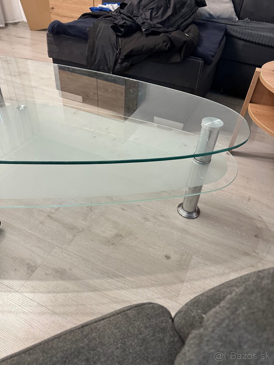 Skleneny konferencny stolik - 2