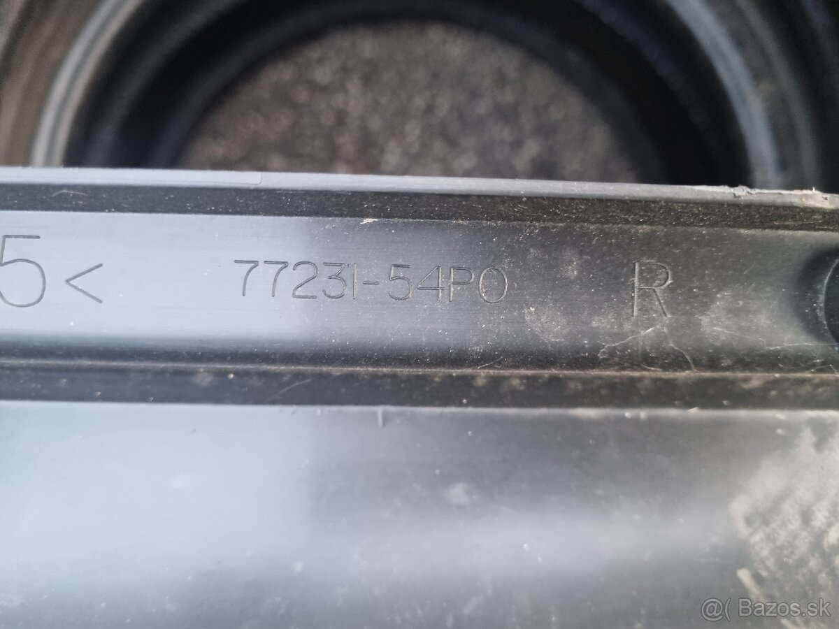 Pravá lišta prahu SUZUKI VITARA 3 III LY 2015- - 2