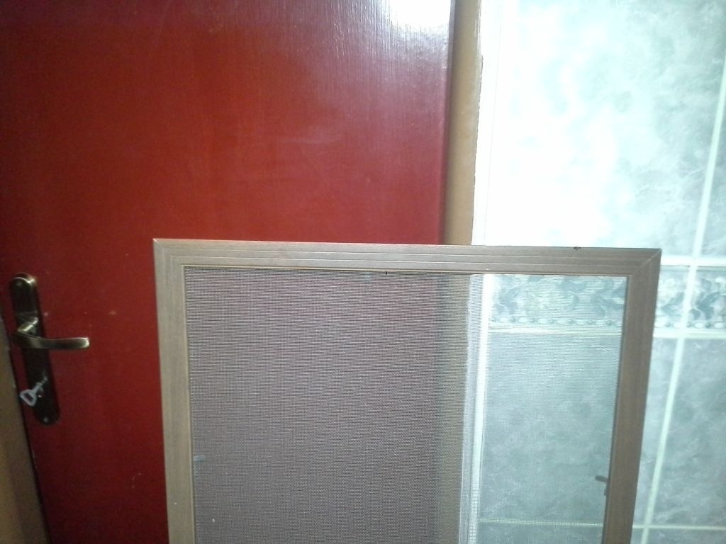 Sieťka na okno hnedá tmavá - 2