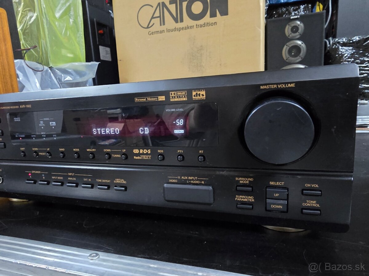 DENON AVR-1602 starší receiver - 2