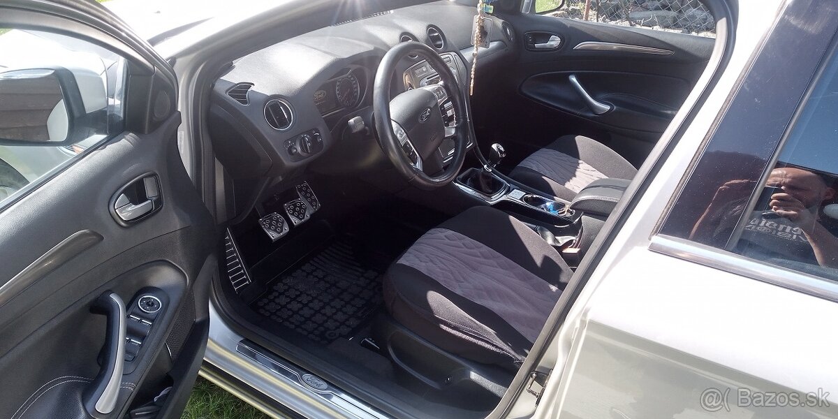 Predám Ford Mondeo Mk4 1.8Tdci 92kw výbava Titanium - 2