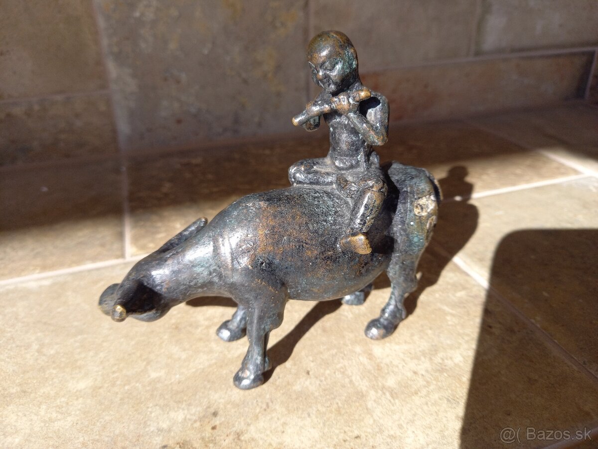 Bronzová soška - 2