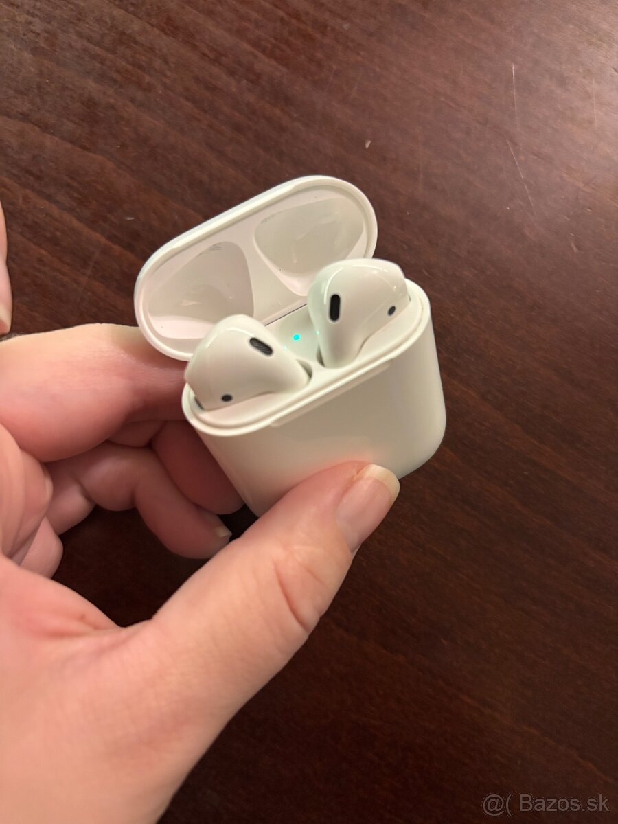 Apple AirPods 1. generácie - 2