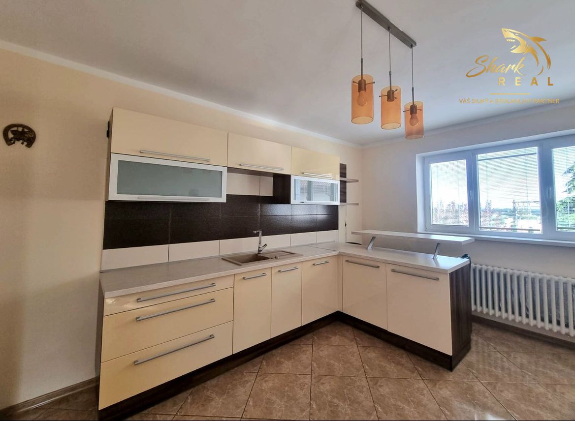 TOP CENA KRÁSNY DVOJPODLAŽNÝ RODINNÝ DOM V TICHEJ LOKALI - 2