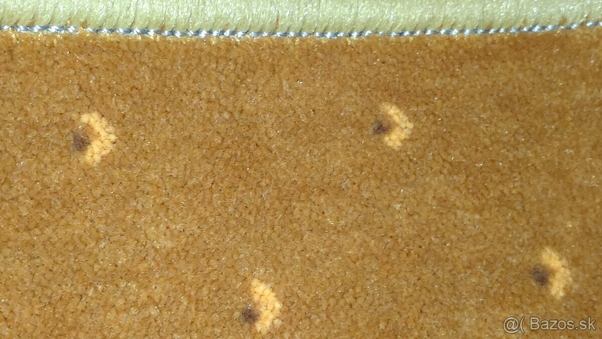 Obšivaný koberec z metrážneho koberca - 2