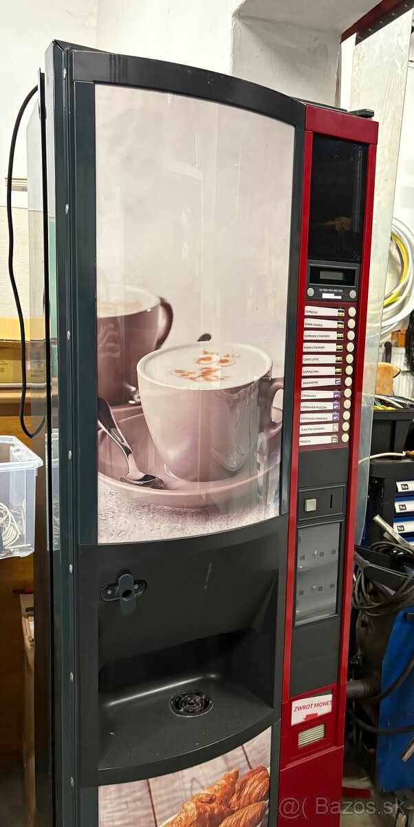 Predam kavomat Rheavendors - 2