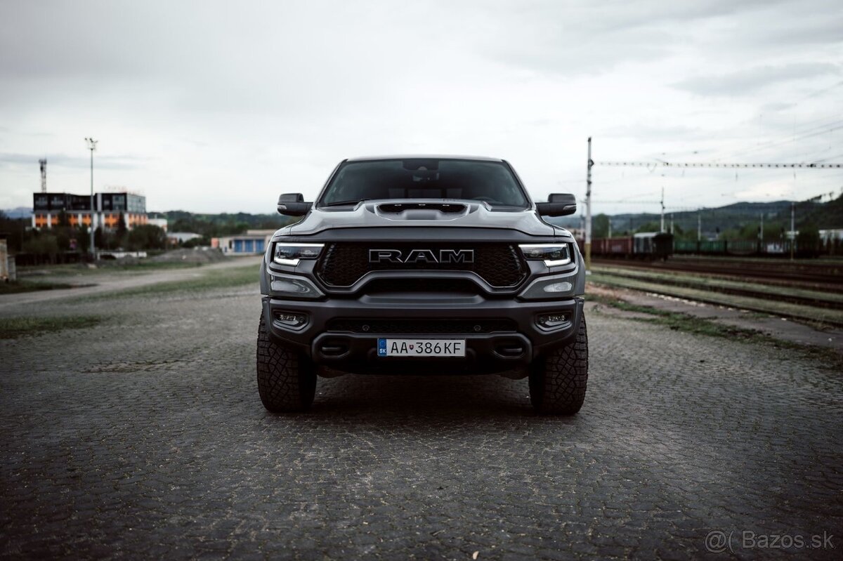 DODGE RAM TRX 6.2 HEMI V8 Lunar Edition - 2