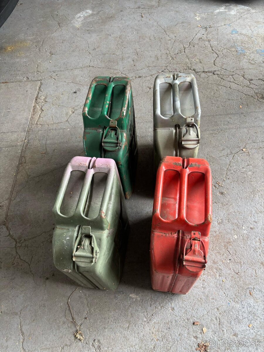 Predám dobové bandasky plechove 20l - 2