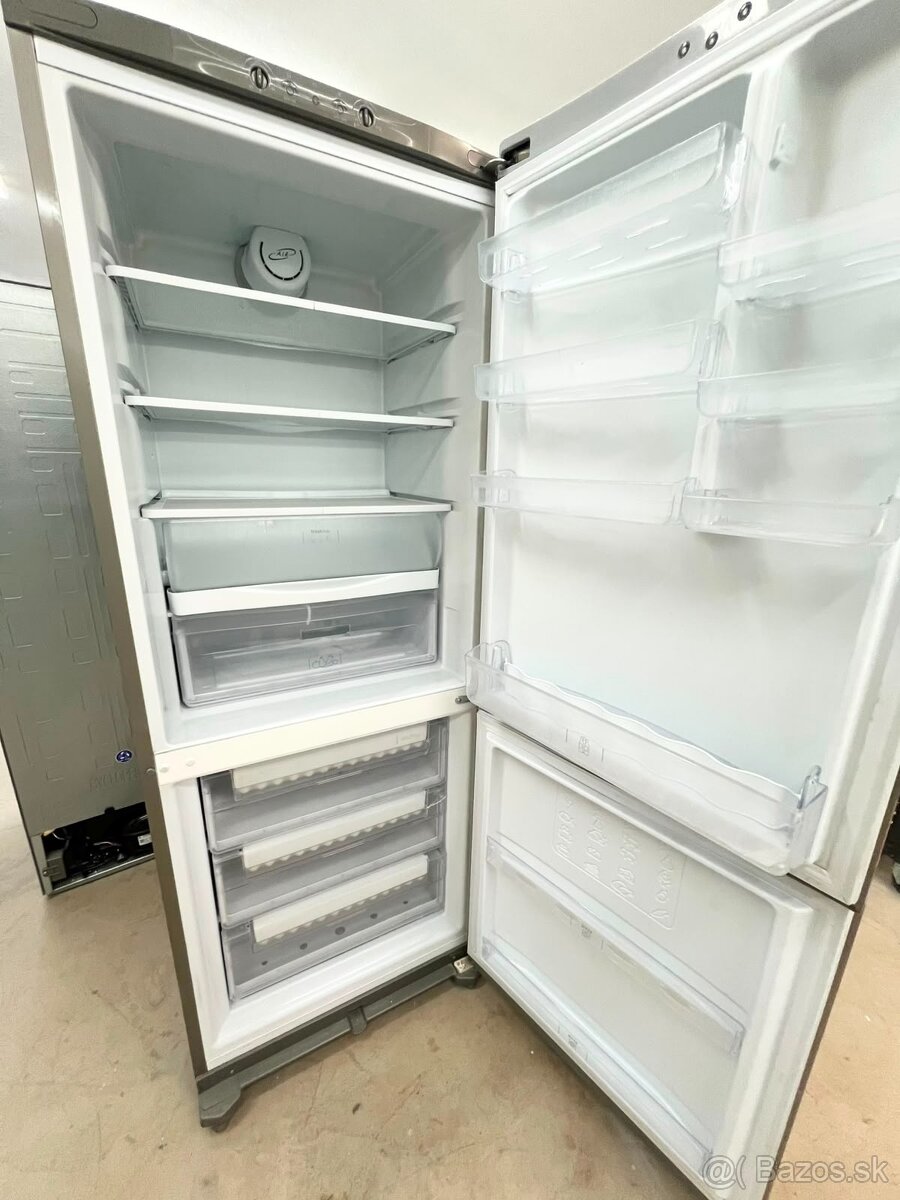Predám chladničku Ariston Hotpoint 200cm - 2
