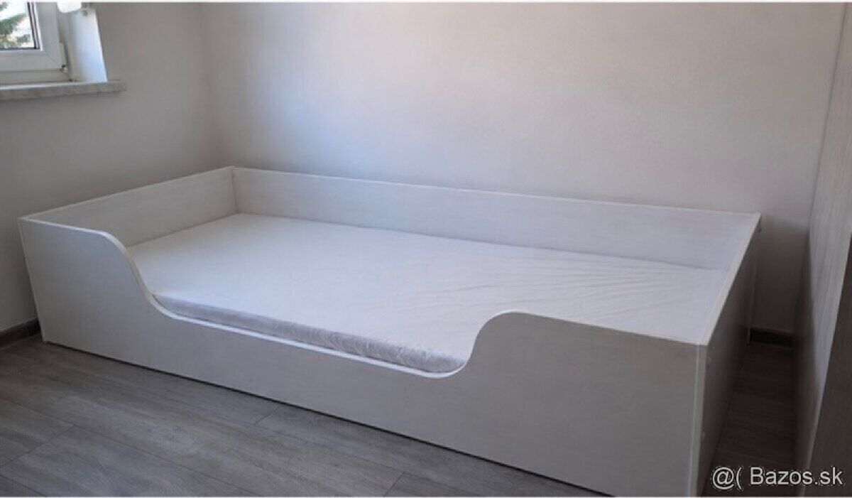 Predám bielu posteľ 90 × 200 cm - 2