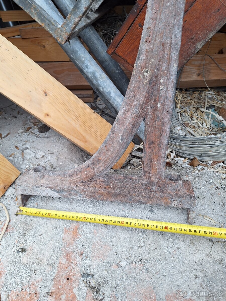 Liatinová konzola svietidlo - 2