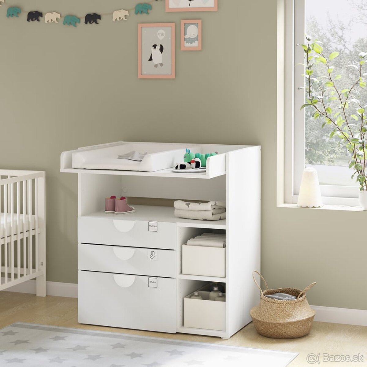 Prebaľovací stôl z Ikey - 2