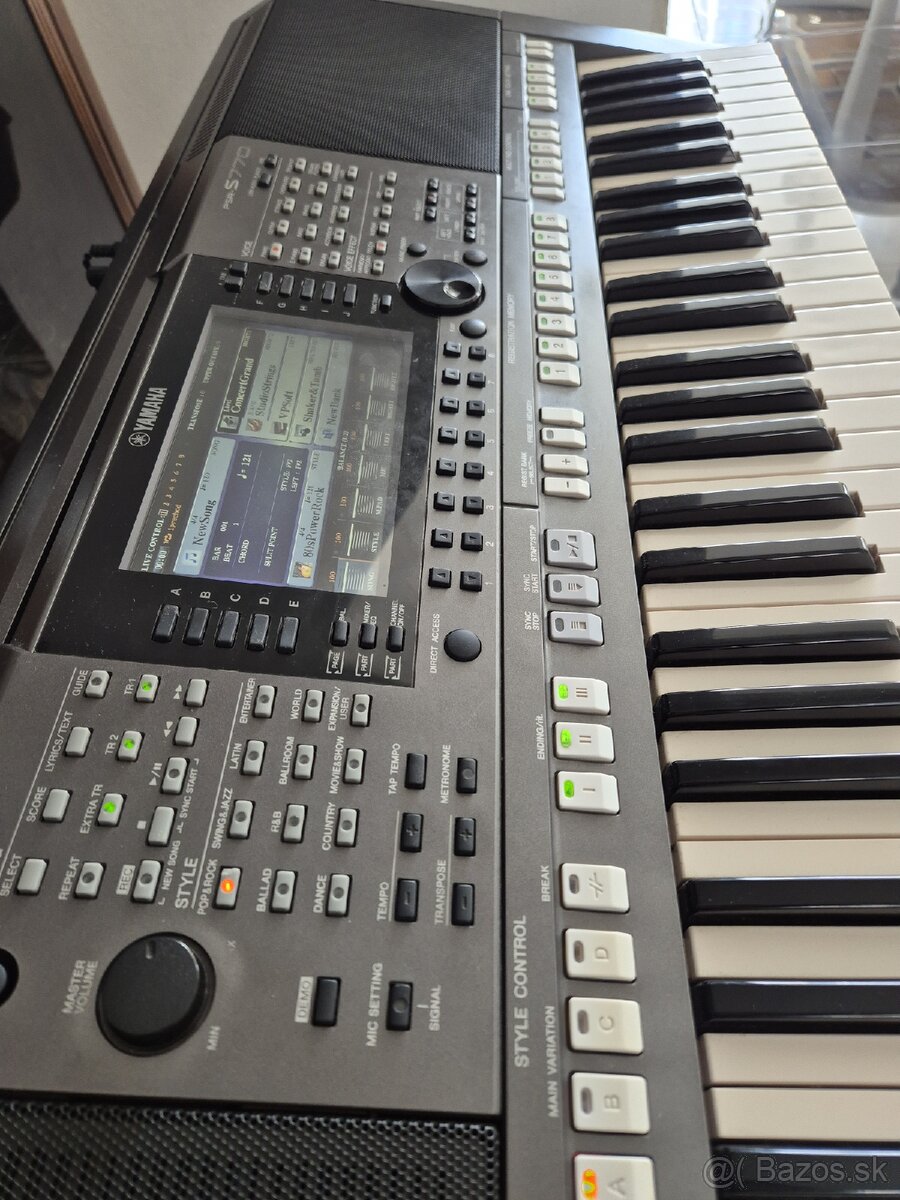 Yamaha Psr s770 - 2