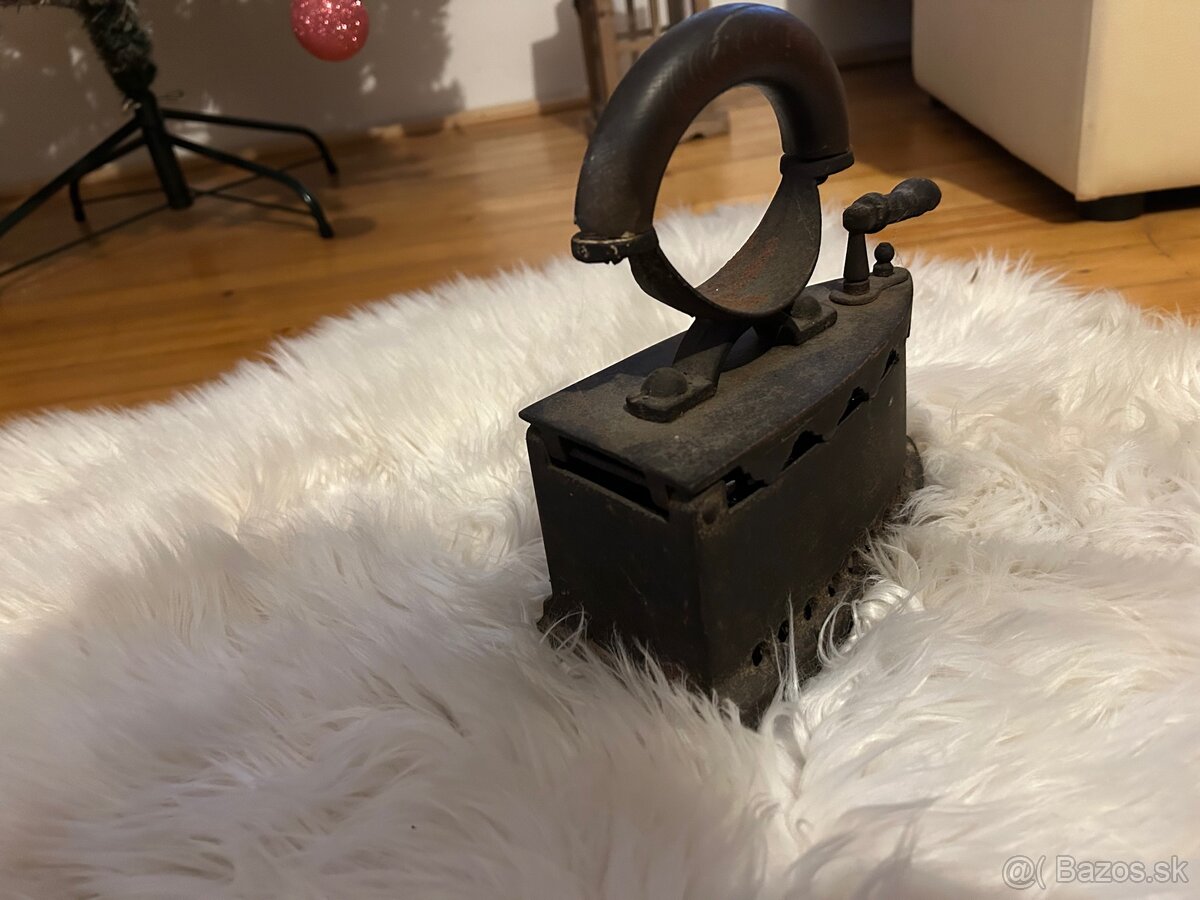 Starožitná žehlička - 2