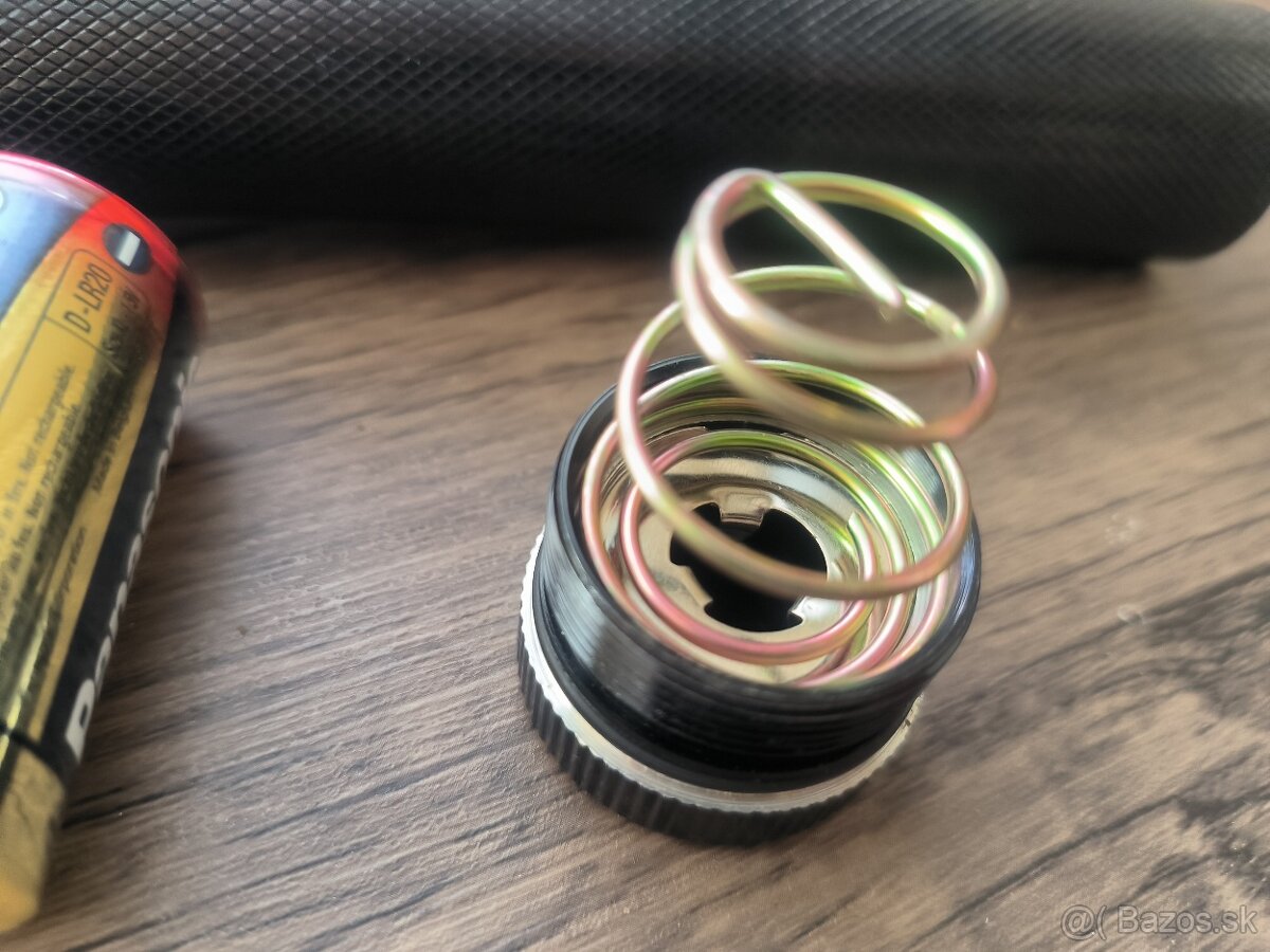 Baterka veľká (na batérie D-LR20) - 2