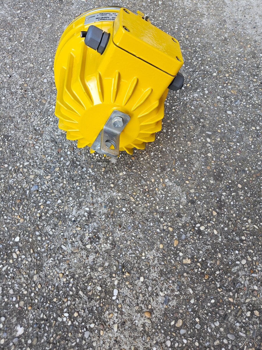 Predam industrialne liatinove svietidla - 2