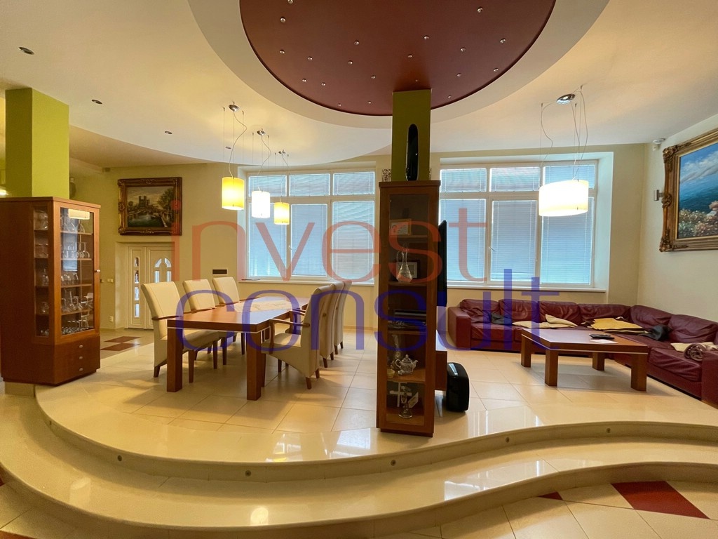 2278 NA PREDAJ V KOMÁRNE KOMPLEX BUDOV - 2