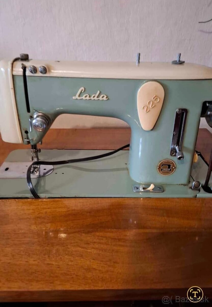 Predám Lada šijací stroj - 2