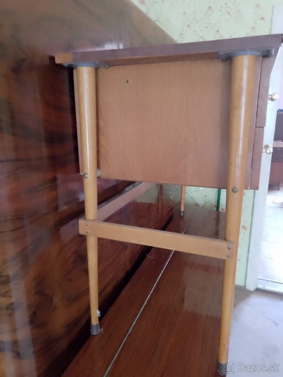 Písací stolík - 2