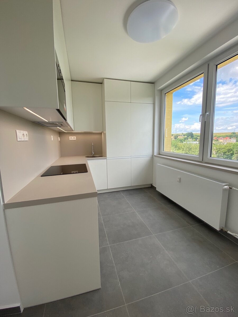 SÍDLISKO III - 3 IZBOVÝ BYT - PRENÁJOM - 2