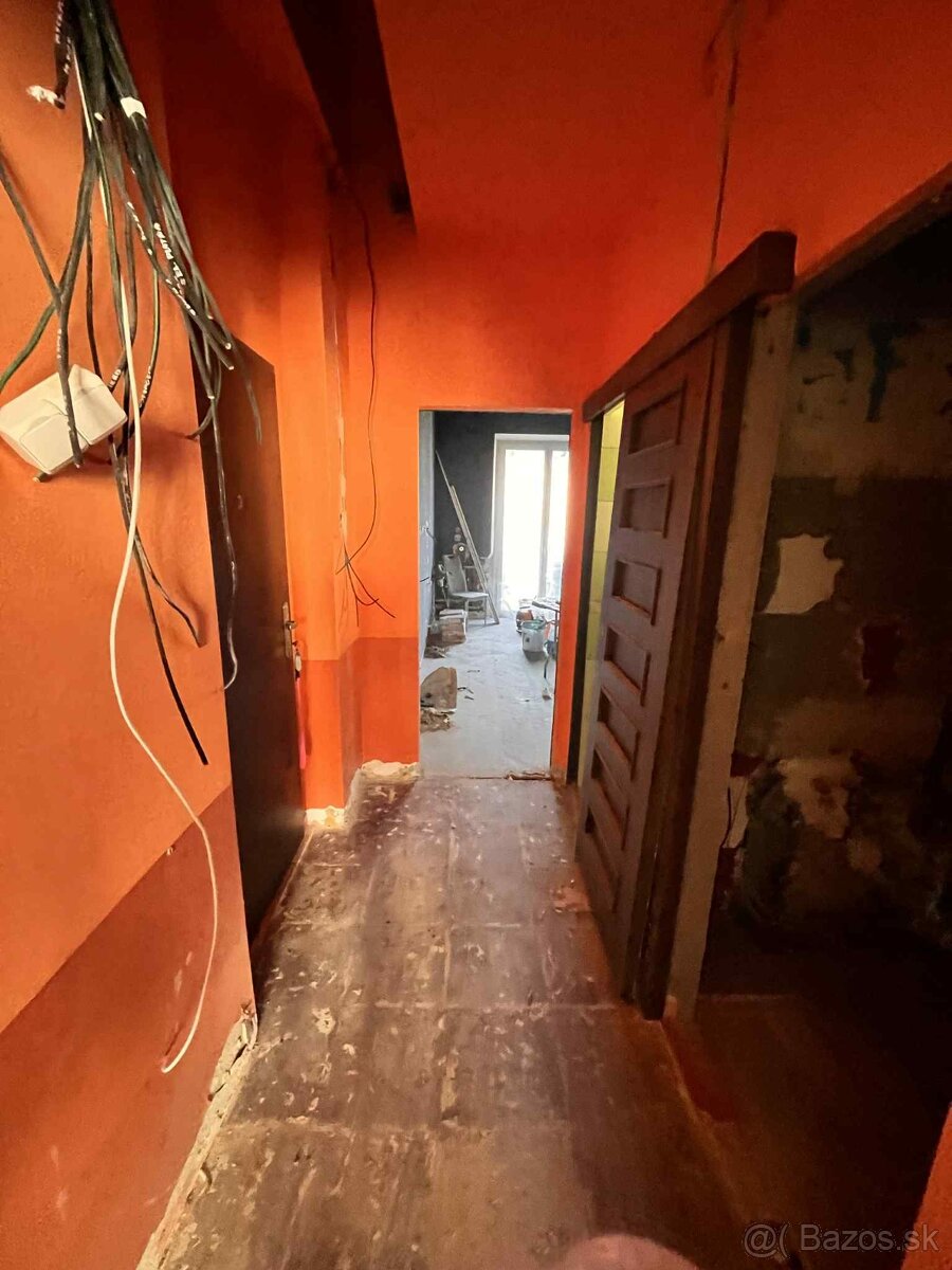 Rekonštrukcie, stavby a práce v interiéry a exteriéry - 2