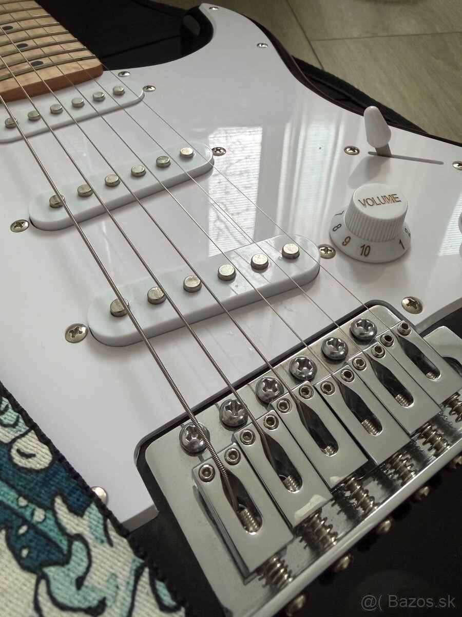 Fender Squier Sonic Stratocaster - 2