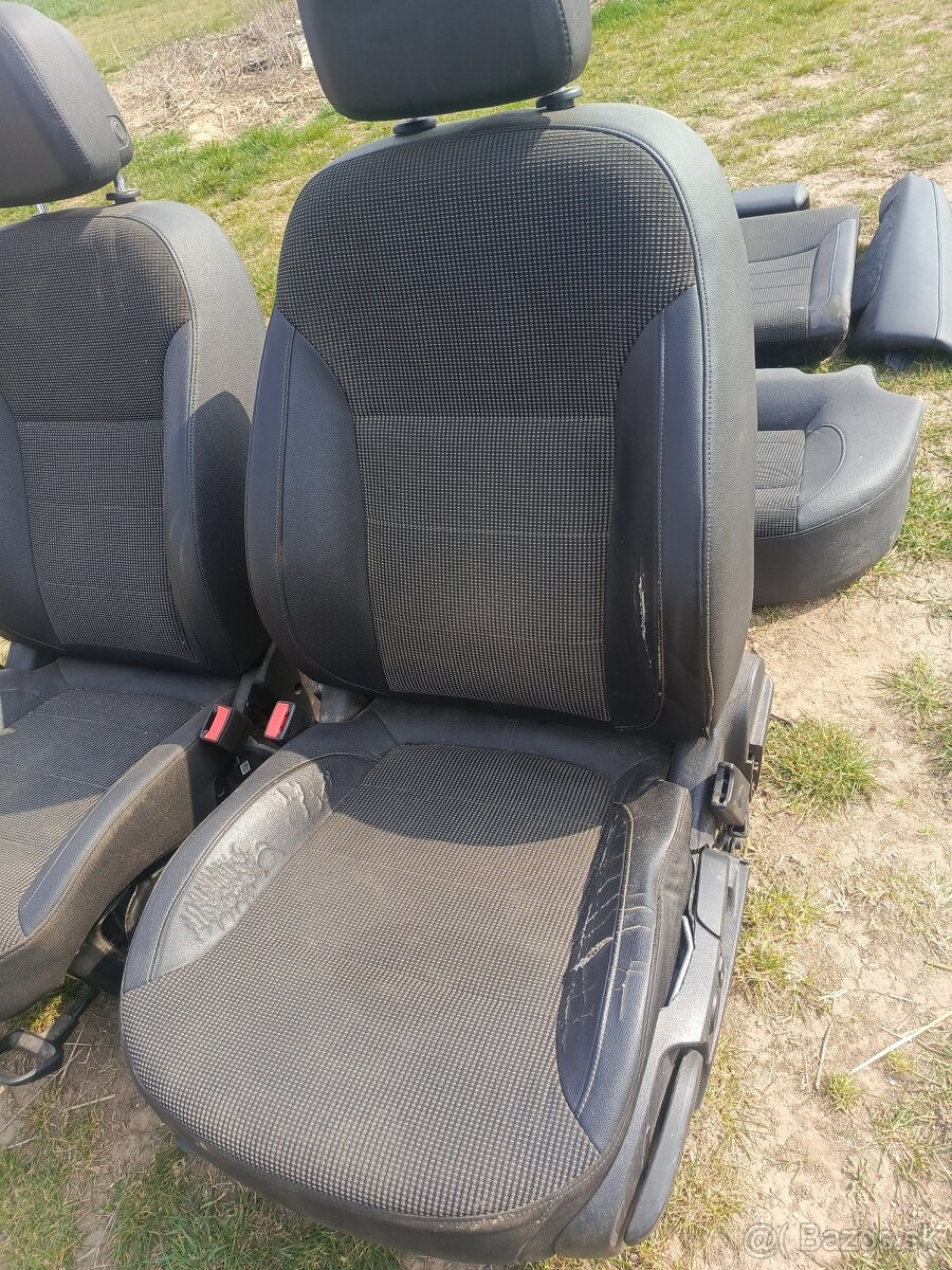 Insignia A sedačky - 2