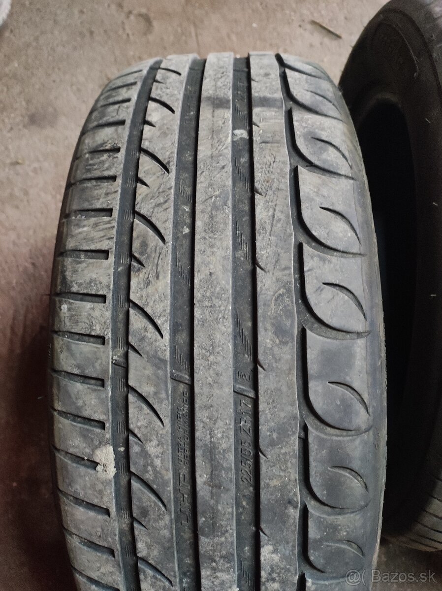 225/55r17 - 2