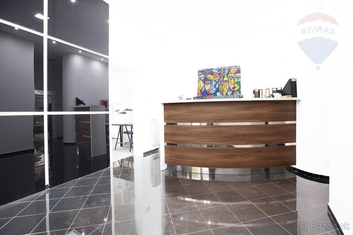 NA PREDAJ: Reprezentatívny komerčný priestor pod hlavnou st - 2