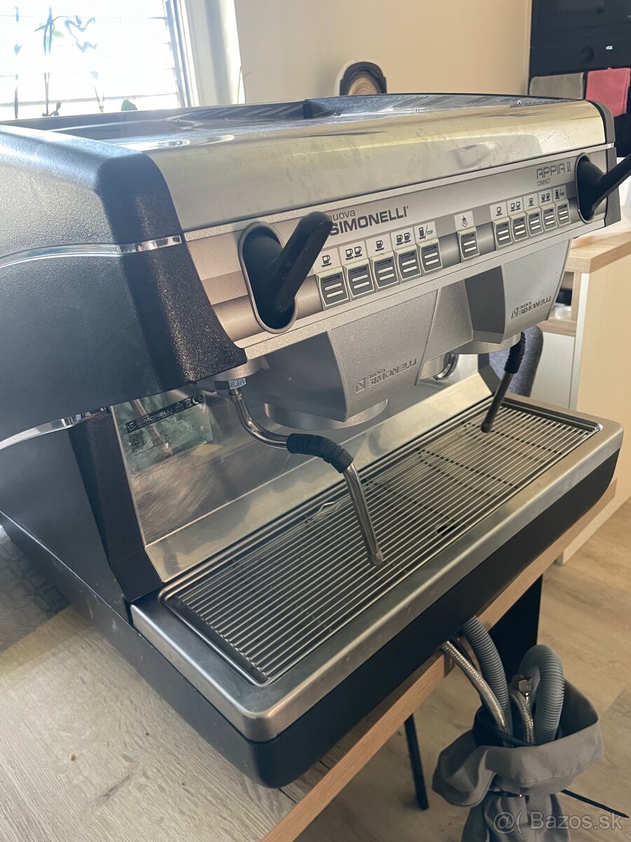 ☕️ Profesionálny kávovar Nuova Simonelli Appia II – 2-pákový - 2
