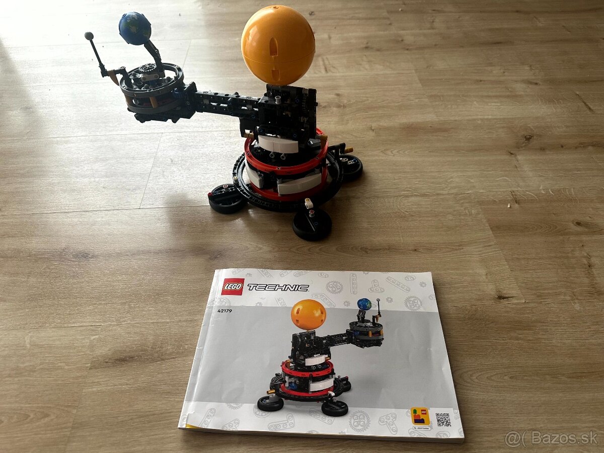 LEGO Technic Planéta Zem a Mesiac na obežnej dráhe - 2