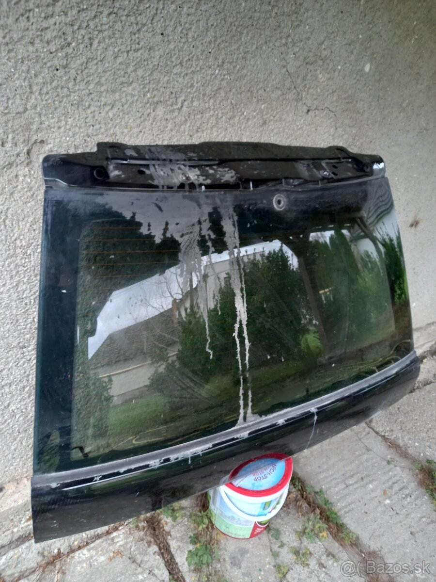 L322 zadna kapota horna vyklopka