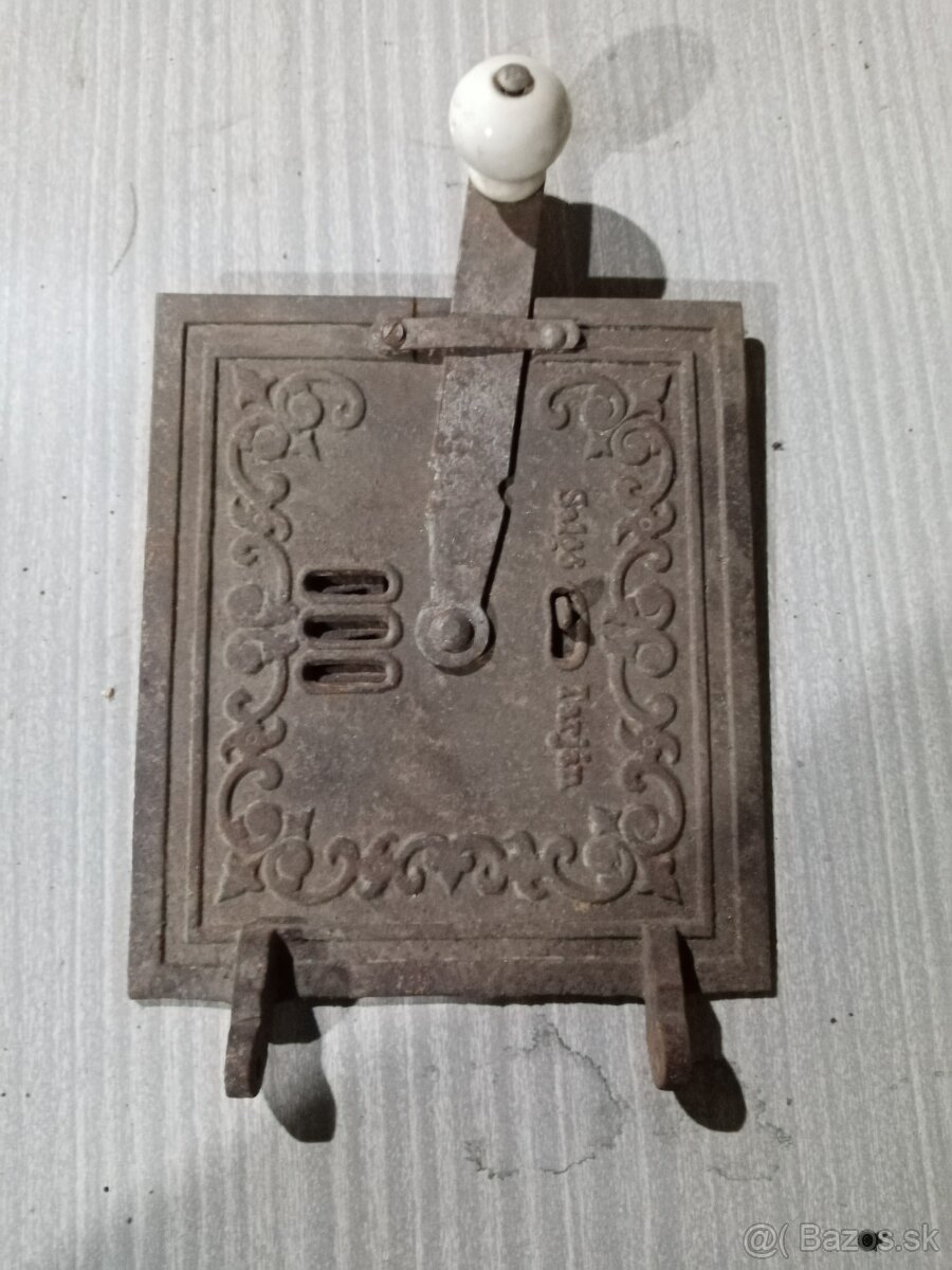 DVIERKA Kachlí. - 2