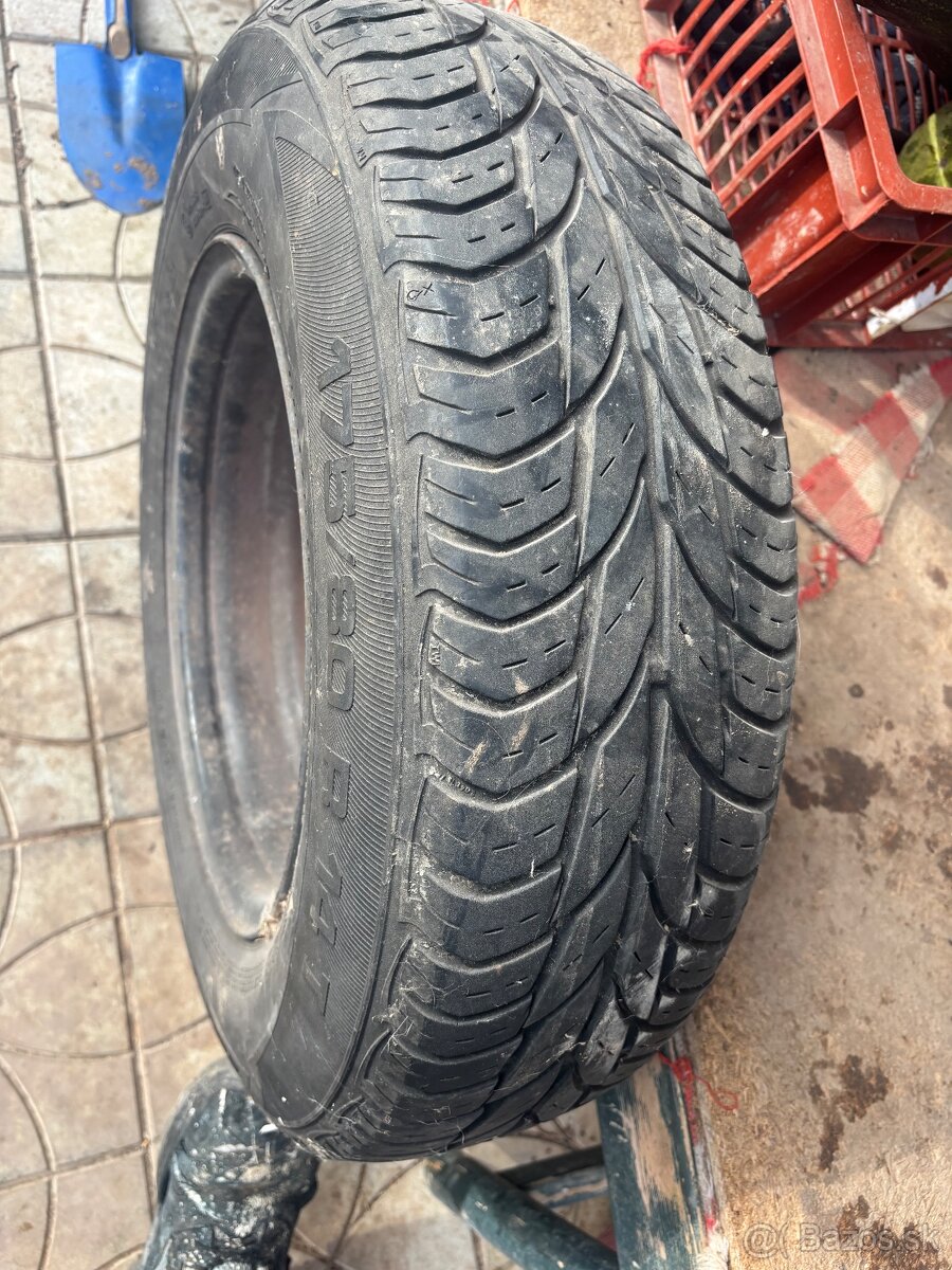Pneumatiky s plech.diskami 185/80 r14 T - 2