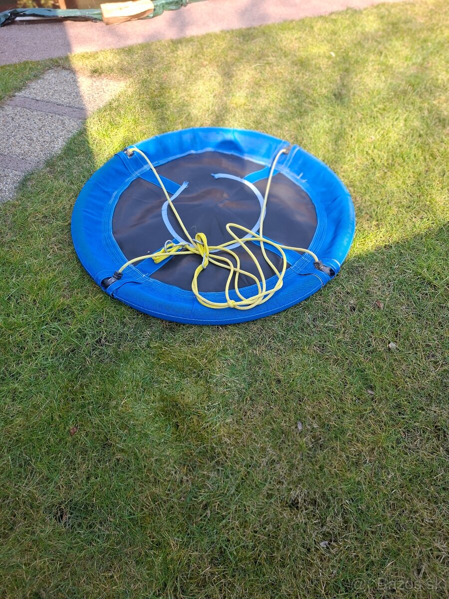 Detská hojdačka. - 2